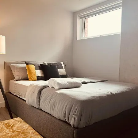 Captivating 2-bed Skyview In Leeds شقة