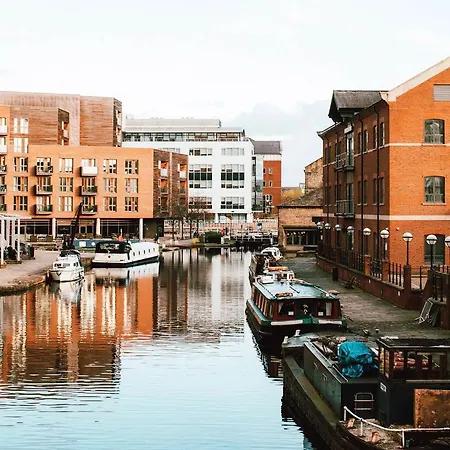 Captivating 2-bed Skyview In Leeds * ليدز